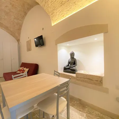 Pietra Di Tomamso - Central Station Бари